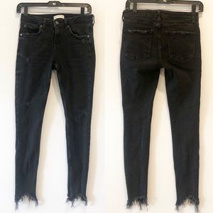 Zara Mid Rise Frayed Skinny Jeans Black Size 2